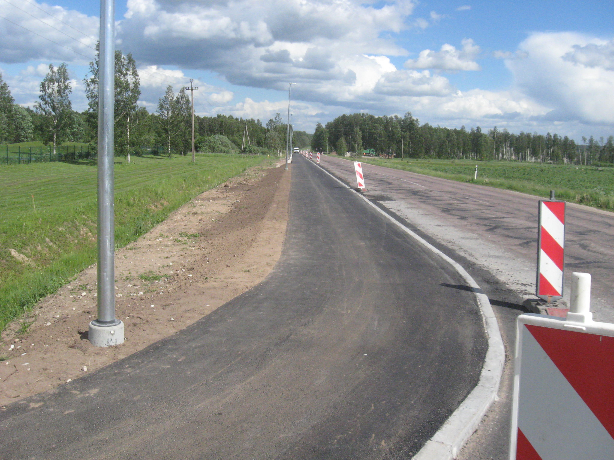 Kõrvalmaantee nr 22140 Tõrvandi-Roiu-Uniküla km 0,0 asuva ristmiku ümberehitus koos jalgratta- ja jalgtee ehitusega omanikujärelevalve